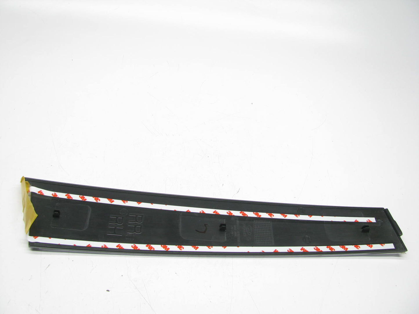 NEW Genuine OEM 82260-N9010 Right Door Garnish Trim For 2022 Hyundai Tucson