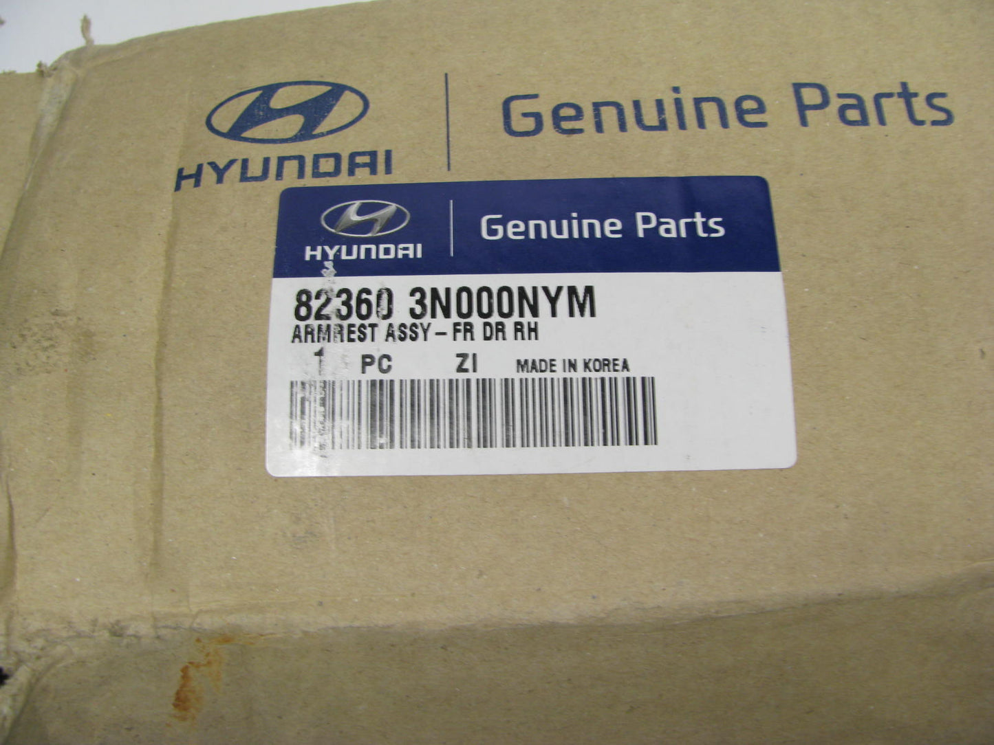 NEW 823603N000NYM FRONT RIGHT Door Arm Rest Pad OEM For 14-15 Equus