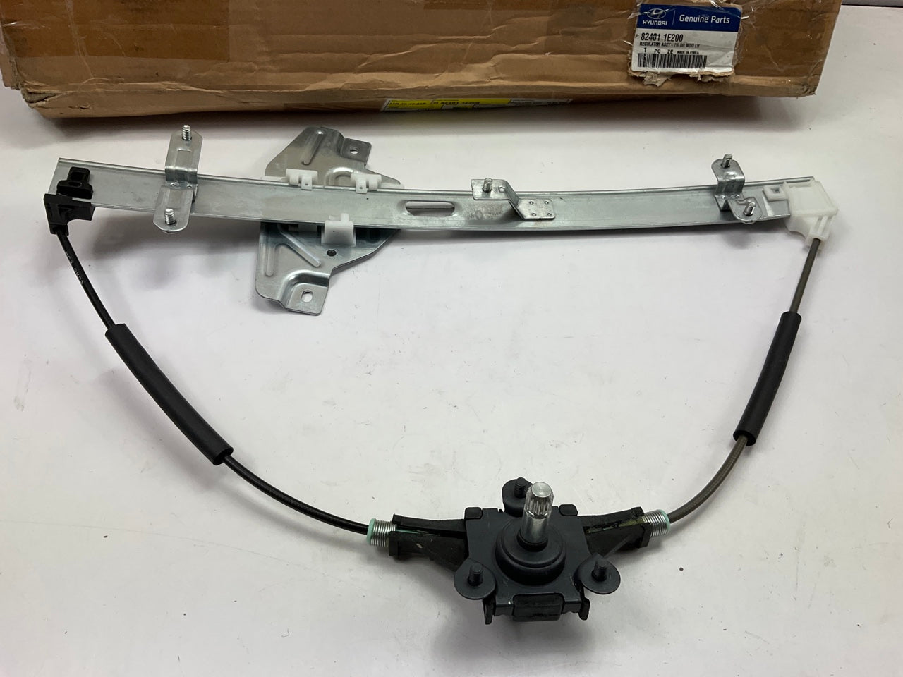 NEW - OEM 824011E200 Front Left Manual Window Regulator For 05-11 Hyundai Accent