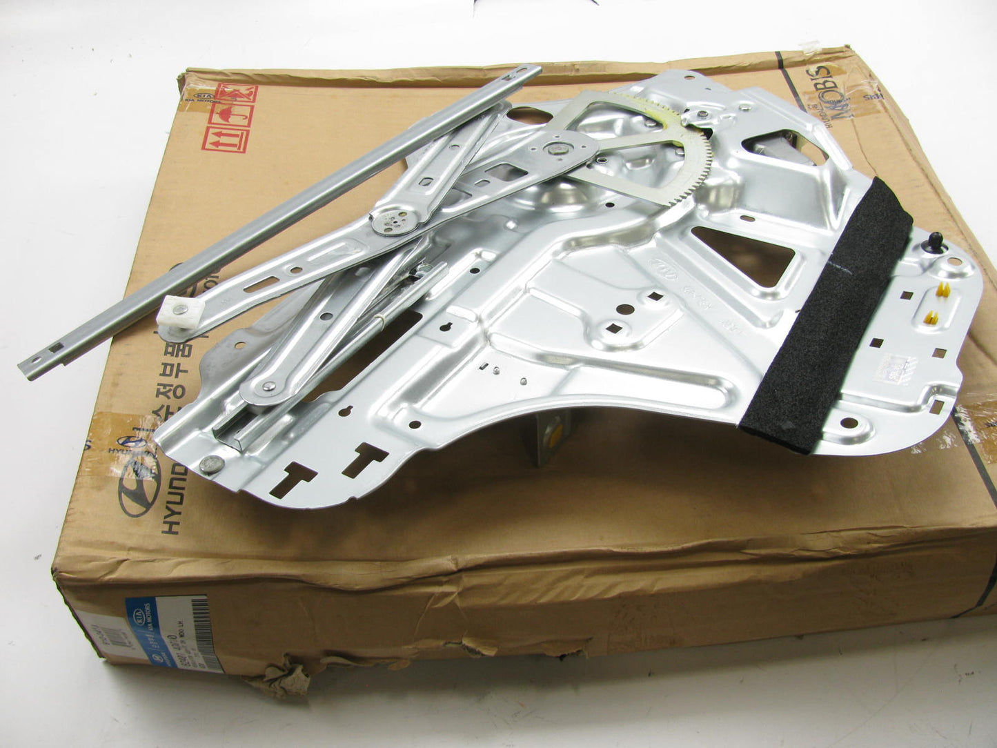 NEW OEM 824014D010 Front Left Power Window Regulator For 07-08 Hyundai Entourage