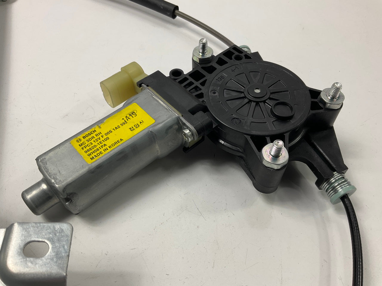 NEW Front Right Power Window Motor & Regulator OEM For 2006-11 Accent 824021E210