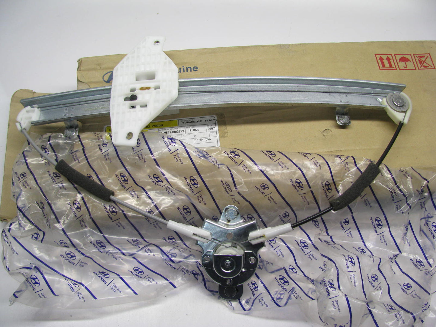 NEW RH Front Manual Window Regulator 8240225000 For 2000-2005 Hyundai Accent