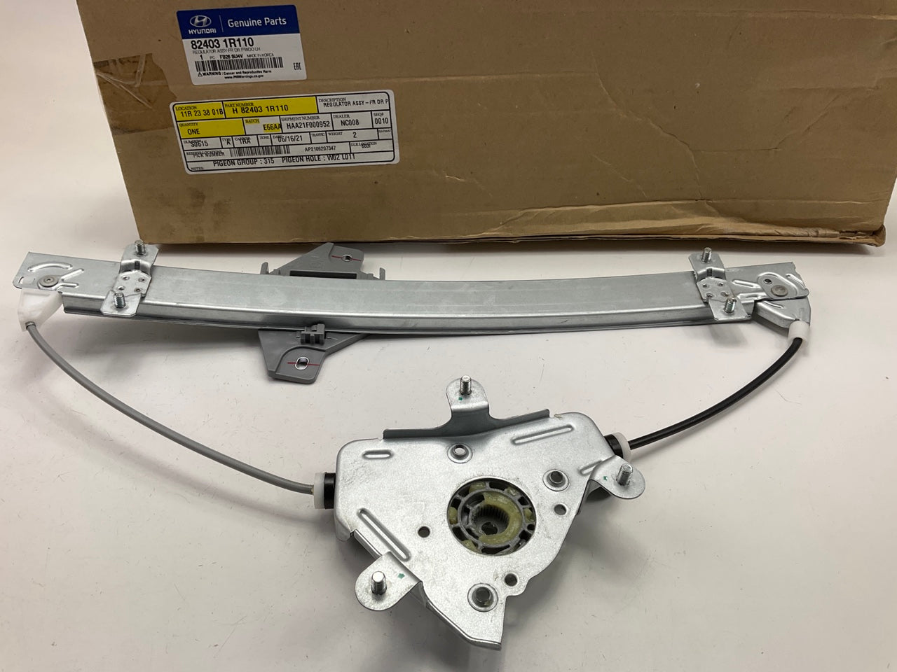NEW Front Left Window Regulator OEM For 2012-2017 Hyundai Accent 824031R110