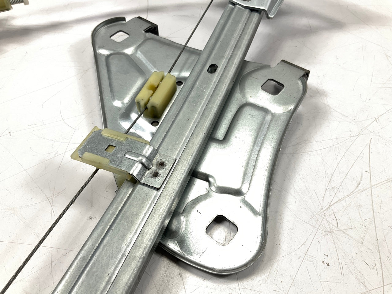 NEW 824032C000 FRONT LEFT Window Regulator OEM For 2003-2008 Hyundai Tiburon