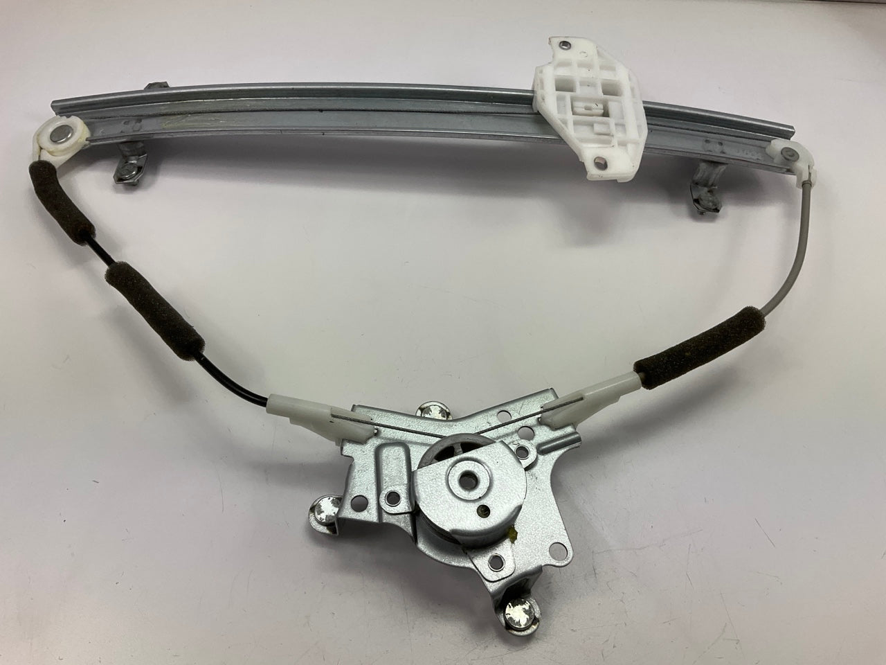 NEW Front Left Drivers Side Window Regulator OEM For 1995-1998 Hyundai Sonata