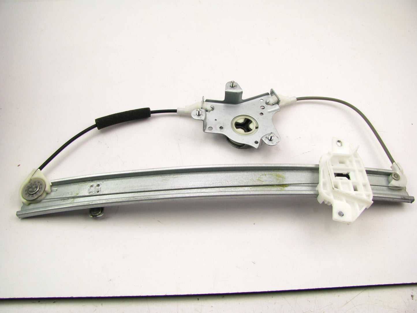 NEW - OEM 82404-22010 Front Right Window Regulator For 1994-1999 Hyundai Accent