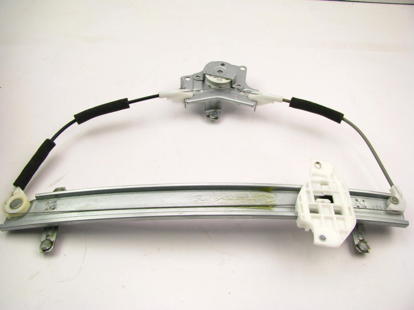 NEW - OEM 82404-34011 Front Right Window Regulator For 1993-1998 Hyundai Sonata