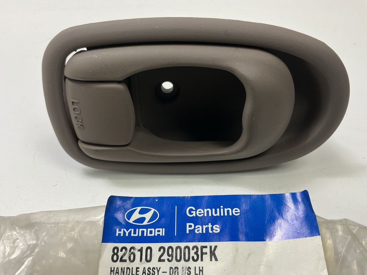 Darker Color 8261029003FK Left Interior Door Handle For 96-00 Hyundai Elantra