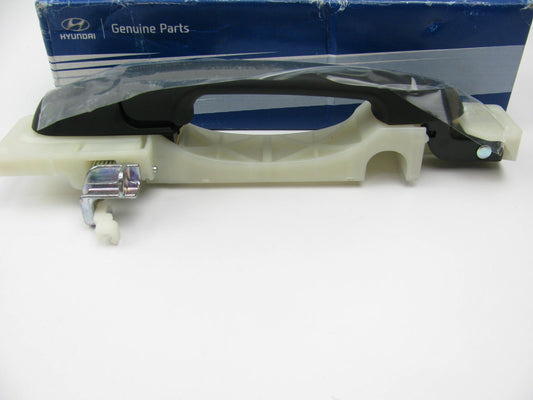 NEW GENUINE FRONT LEFT Exterior Door Handle OEM For 2005-06 Accent 826501E050CA