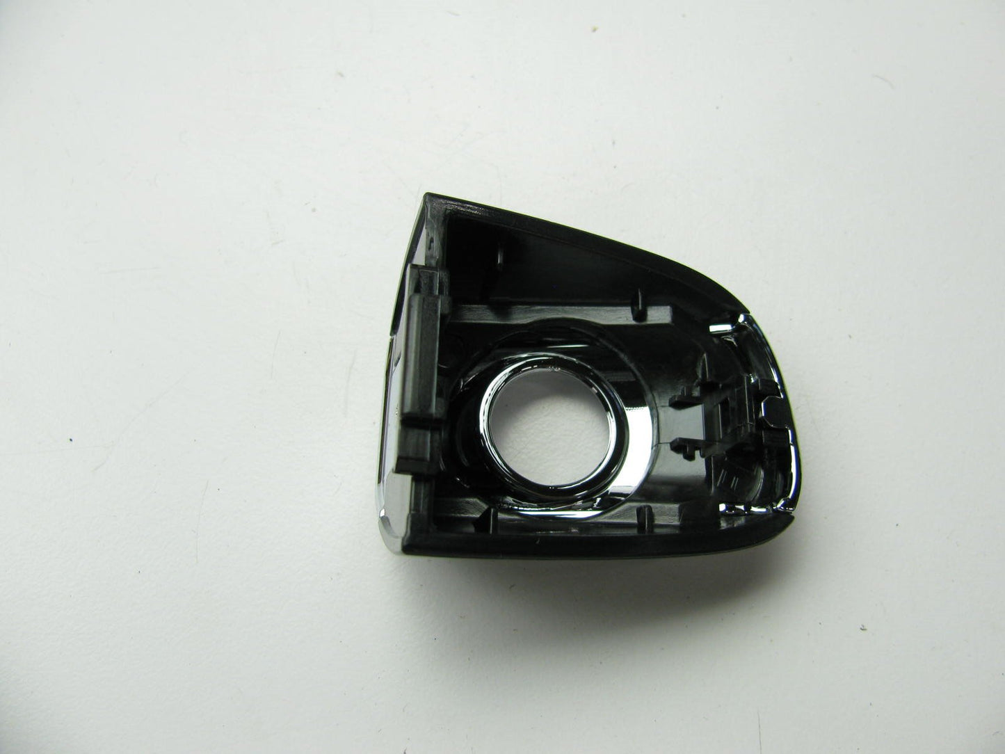 NEW - OEM 826523M000 Front Left Exterior Door Handle Cover Cap For 11-14 Genesis