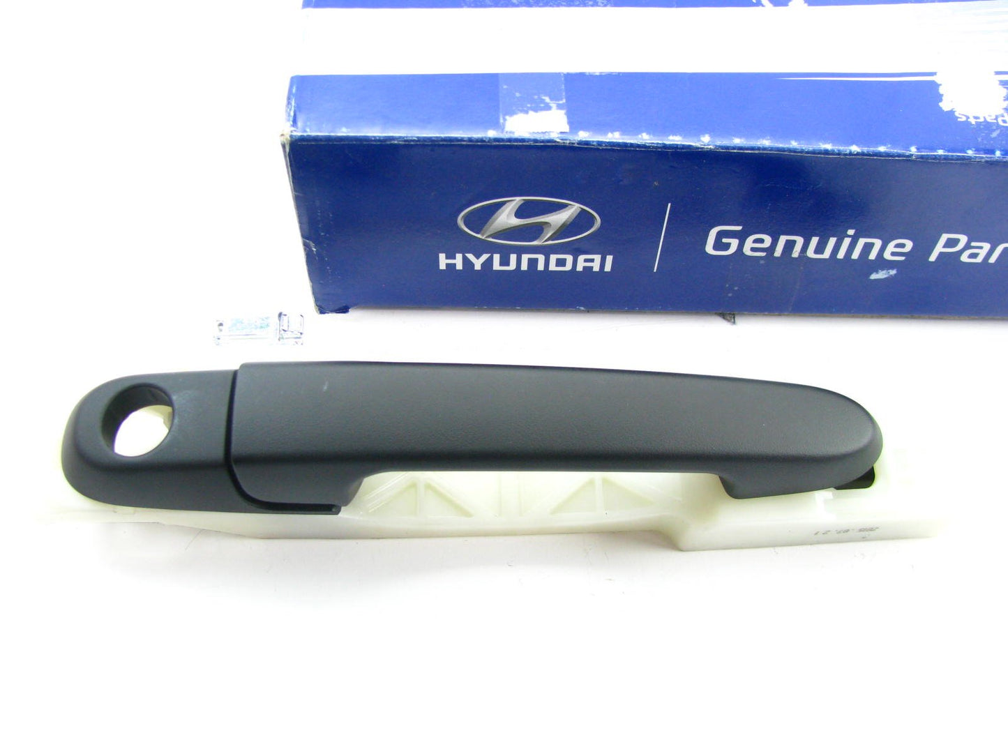 NEW - OEM Front Right Side Outside Door Handle For 2005-06 Accent 826601E050CA