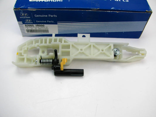 New Front Right Outside Door Handle Base Bracket OEM For 12-17 Accent 826651R000