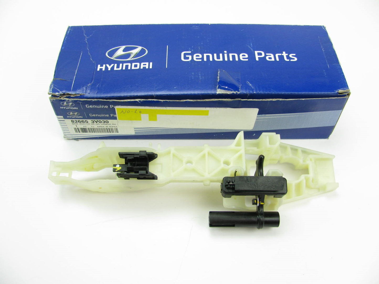 NEW GENUINE FRONT RIGHT Exterior Door Handle Base Plate OEM For 13-17 Azera