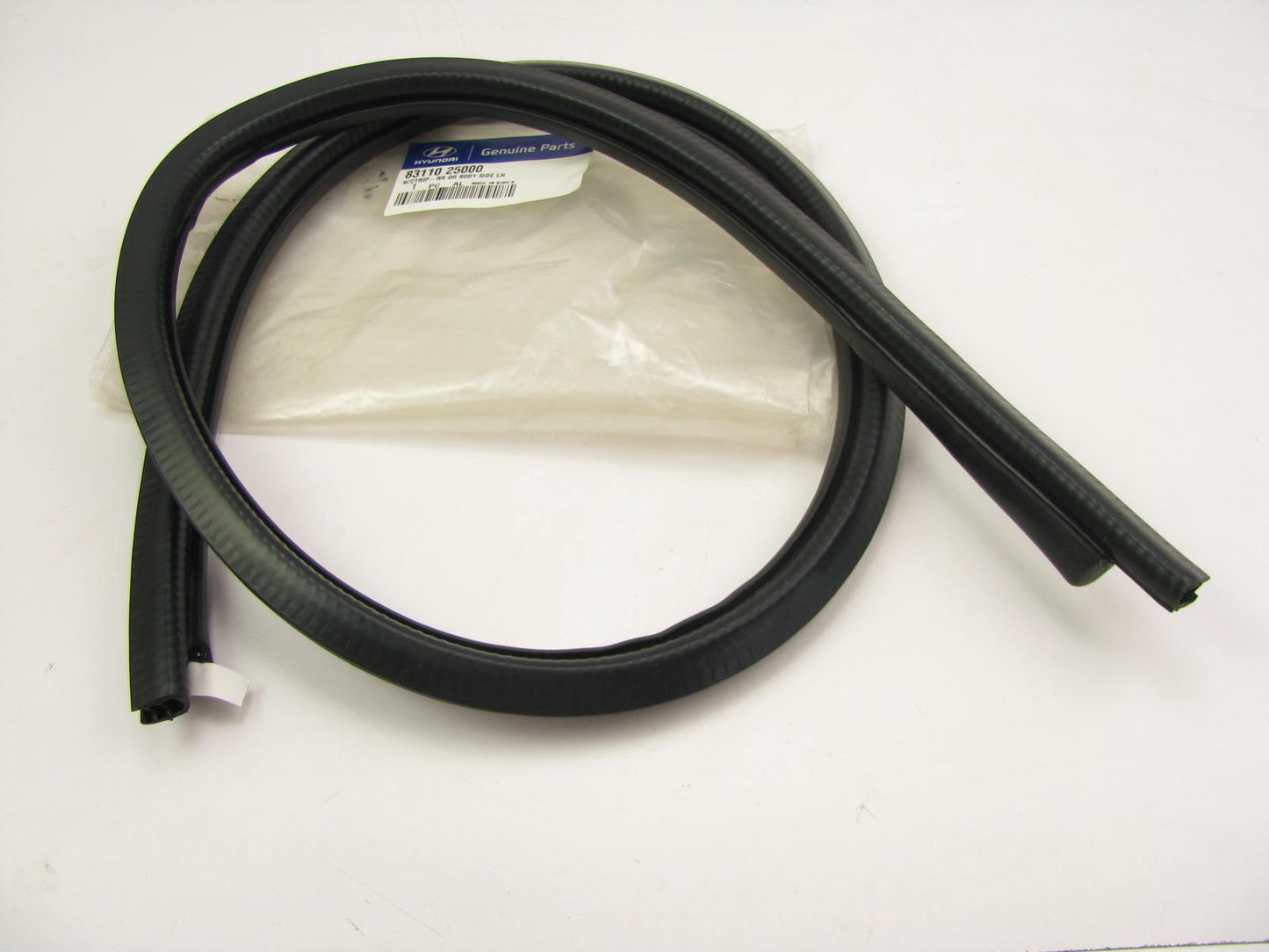 NEW GENUINE REAR LEFT Door Weatherstrip Seal OEM For 01-05 Hyundai Accent