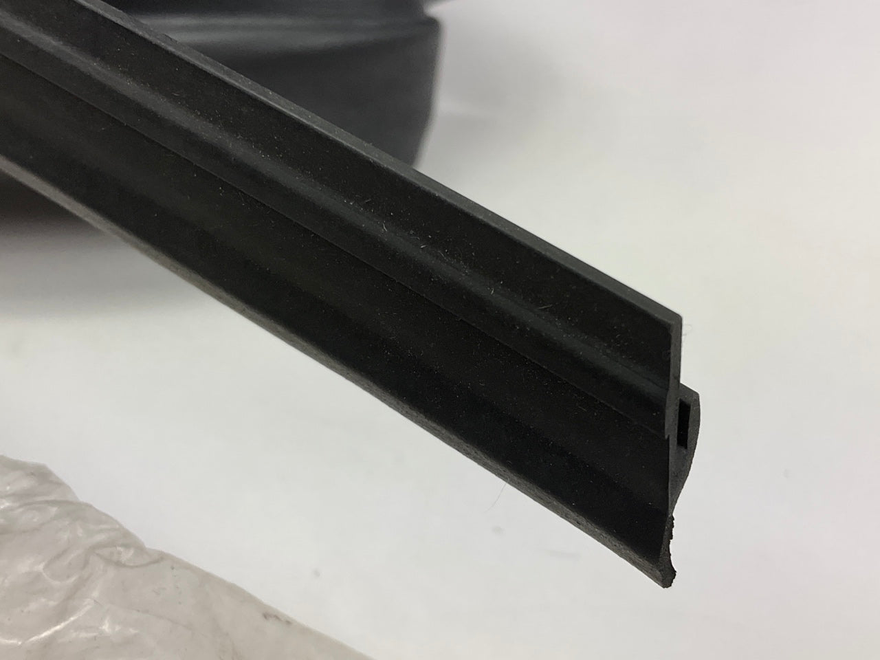 NEW - OEM 831303J000 Rear Left Weatherstrip Seal For 2007-2012 Hyundai Veracruz