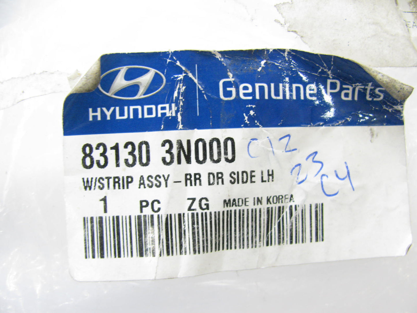 NEW - OEM Rear Left Side Door Weatherstrip Seal For 2011-2016 Equus 831303N000