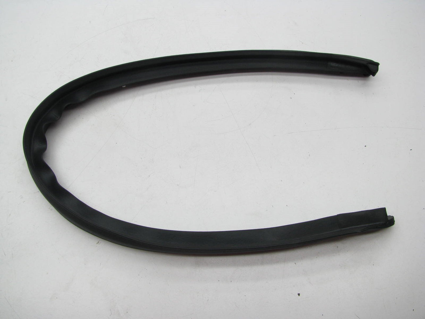 New OEM Rear Left Side Lower Door Weatherstrip Seal For 2013-16 Equus 831703N001