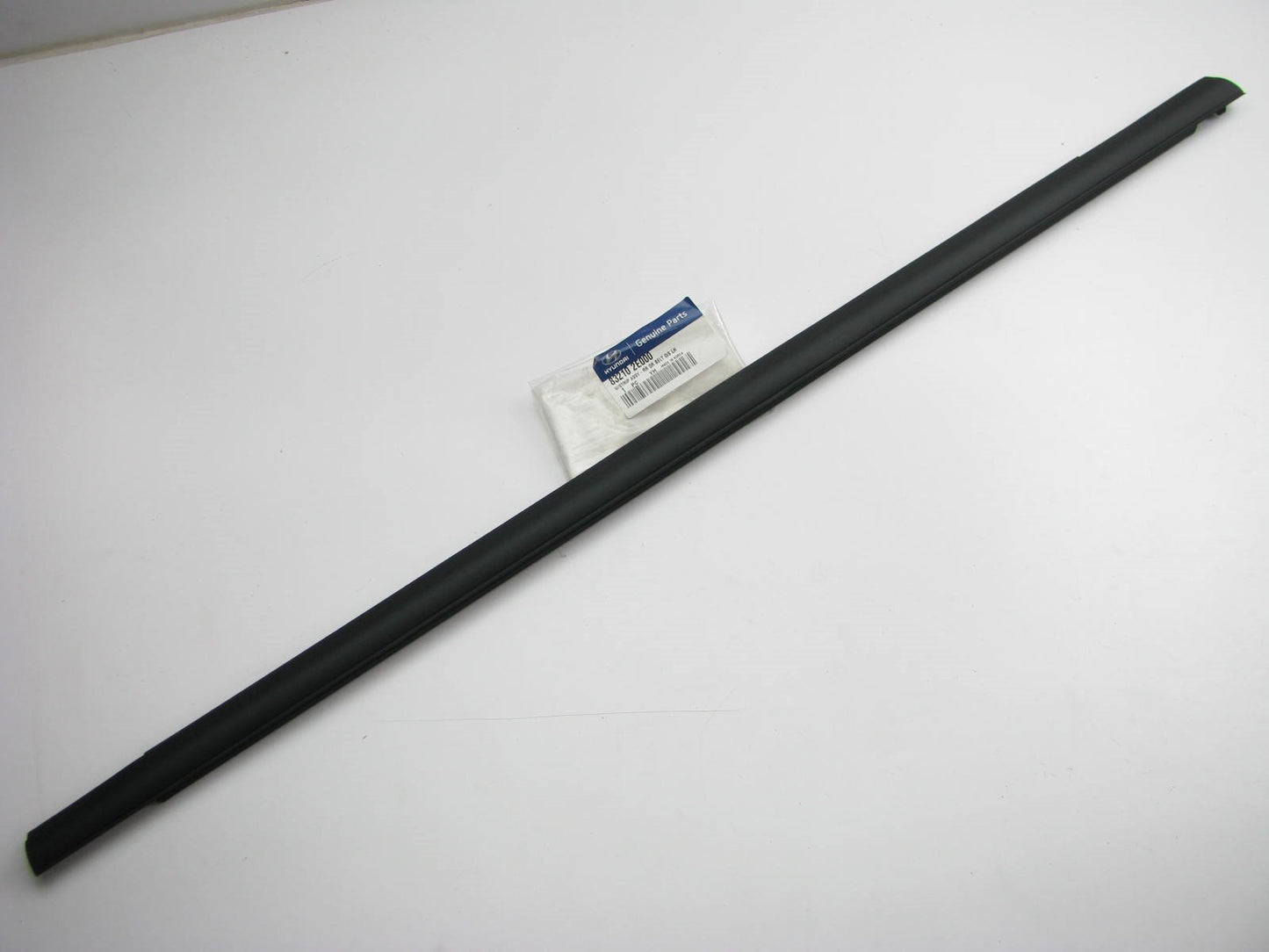 NEW REAR LEFT Door Outside Belt Weatherstrip Molding Seal OEM For 05-09 Tucson
