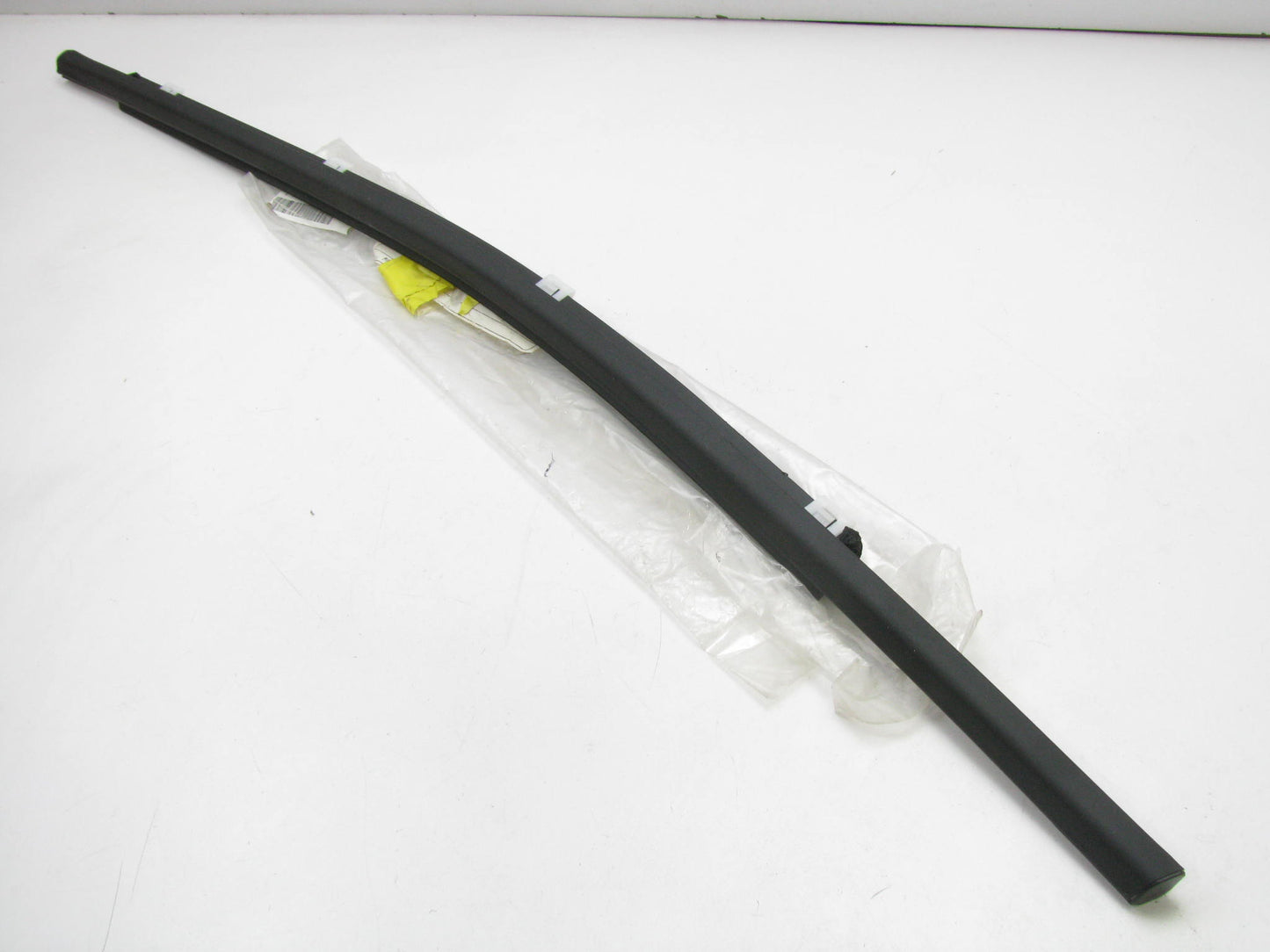NEW REAR RIGHT Door Exterior Window Belt Trim OEM For 2013-2018 Santa Fe SPORT