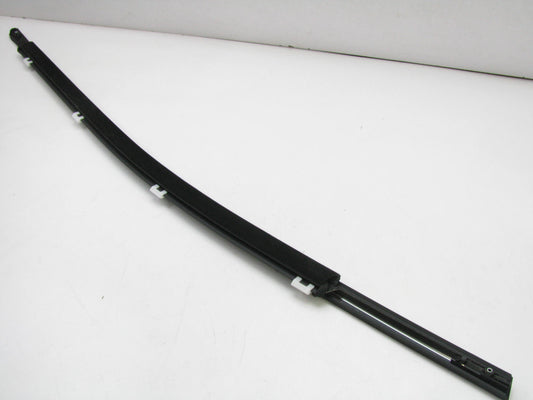 NEW REAR RIGHT Door Exterior Window Belt Trim OEM For 2013-2018 Santa Fe SPORT