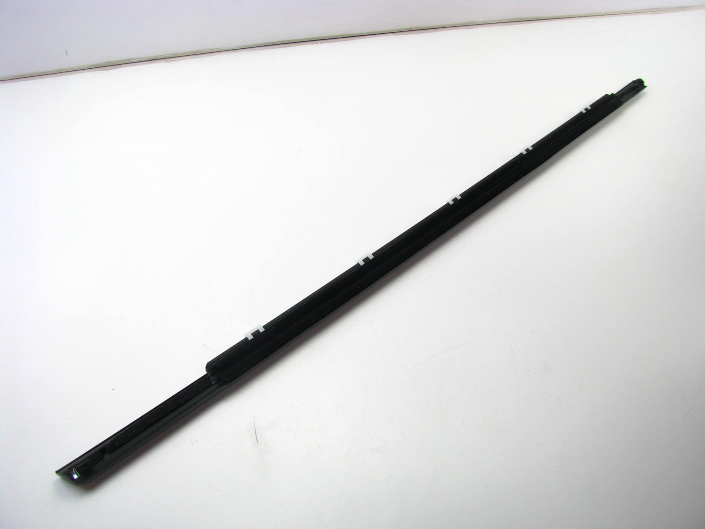 NEW - OEM Rear Right Door Belt Weather Strip Seal Moulding For 2015-2017 Sonata