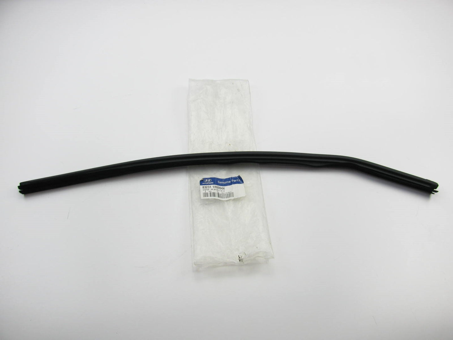 NEW 832311R0004X Rear Left Door Inner Belt Weatherstrip Seal For 2012-14 Accent