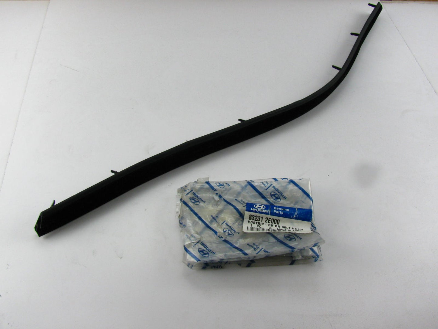 Rear Left Door Window Belt Weather Strip Seal OEM For 2005-2009 Hyundai Tucson