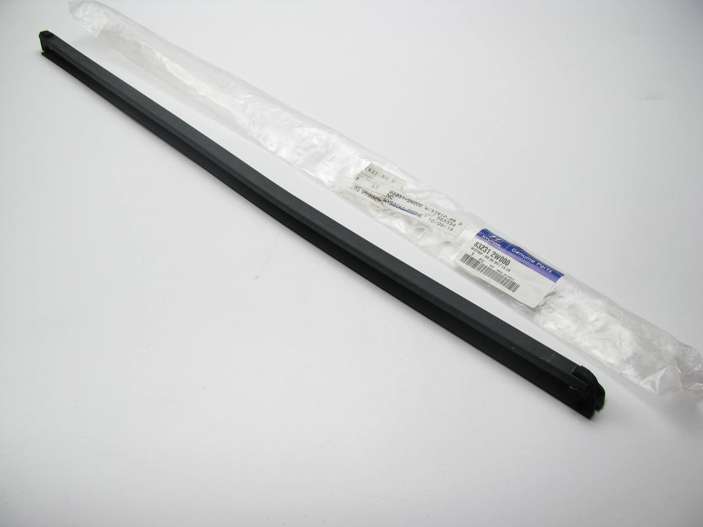 New REAR Left Drivers Window Inner Weatherstrip Belt Seal OEM For 13-15 Santa Fe