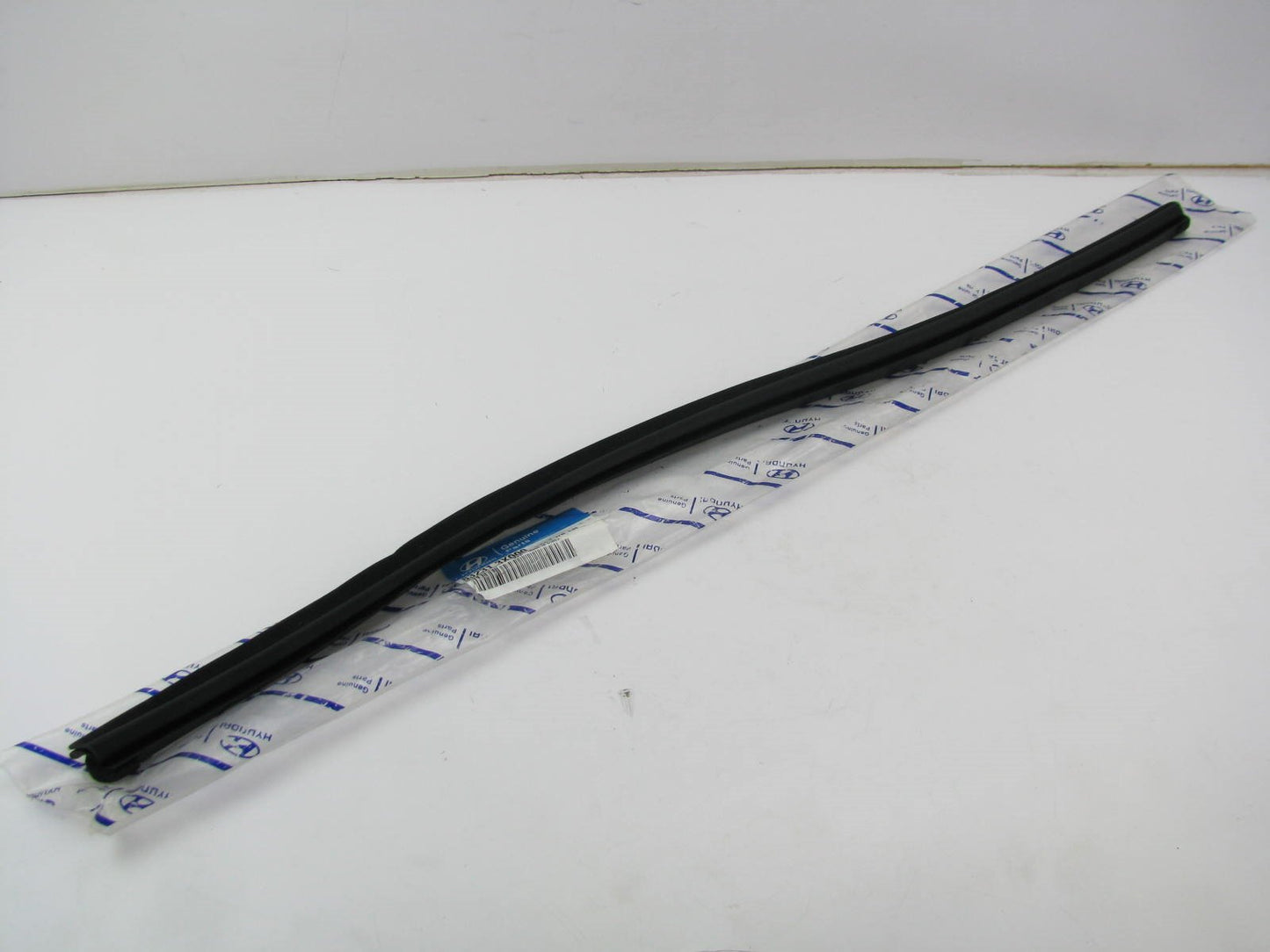 New Rear Left Drivers Door Belt Inner Weatherstrip Seal OEM For 11-13 Elantra