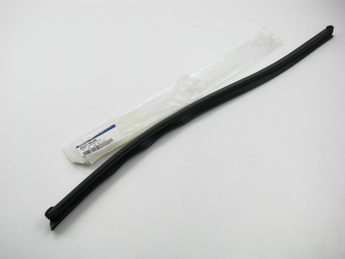 New OEM Rear Left Side Inner Door Belt Weatherstrip Seal For 15-17 Santa Fe