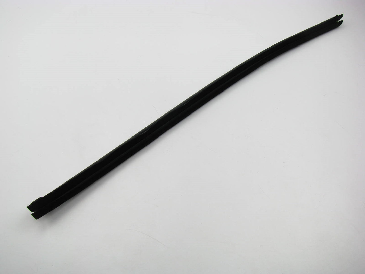 New OEM Rear Left Side Inner Door Belt Weatherstrip Seal For 15-17 Santa Fe