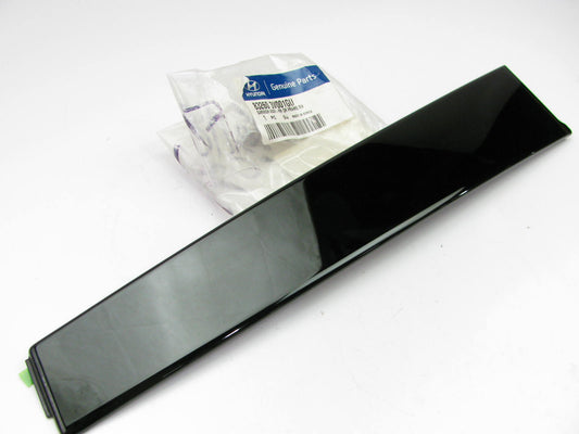Rear Door Frame Right Passenger Side Reveal Molding For 16-17 Azera 832603V001GU