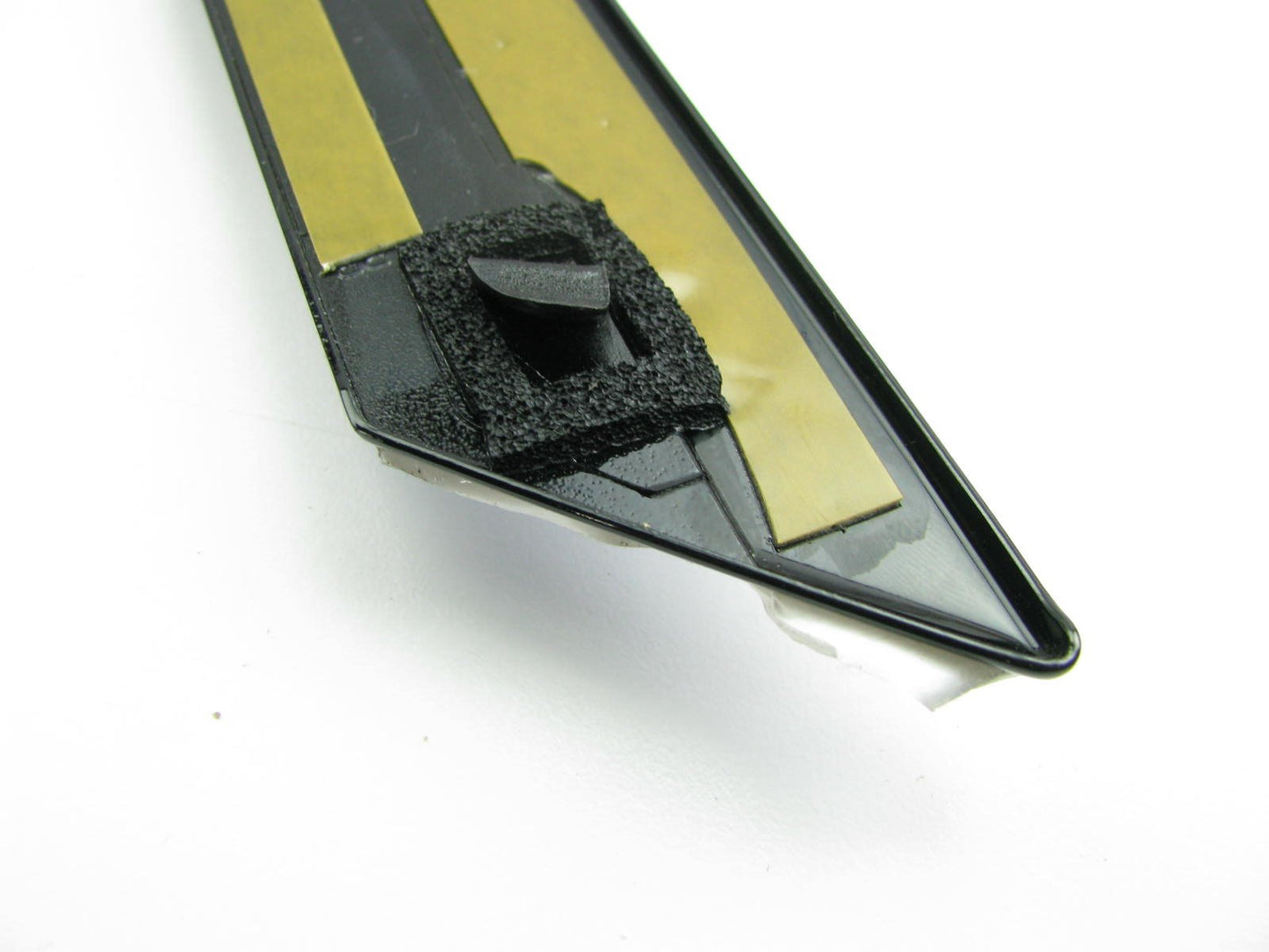 NEW - OEM Rear Right Door Trim Moulding Garnish Applique Black For 11-12 Equus