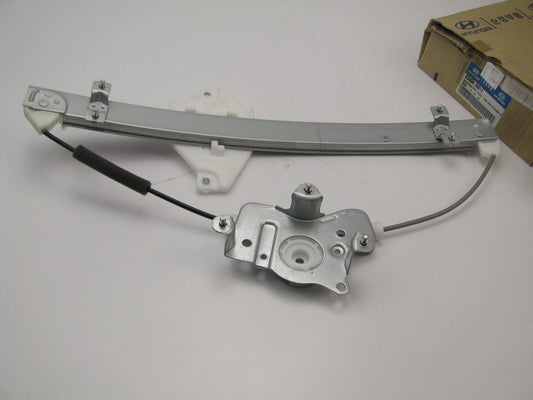 NEW GENUINE REAR RIGHT Window Regulator OEM For 99-05 Hyundai Sonata 8340438011