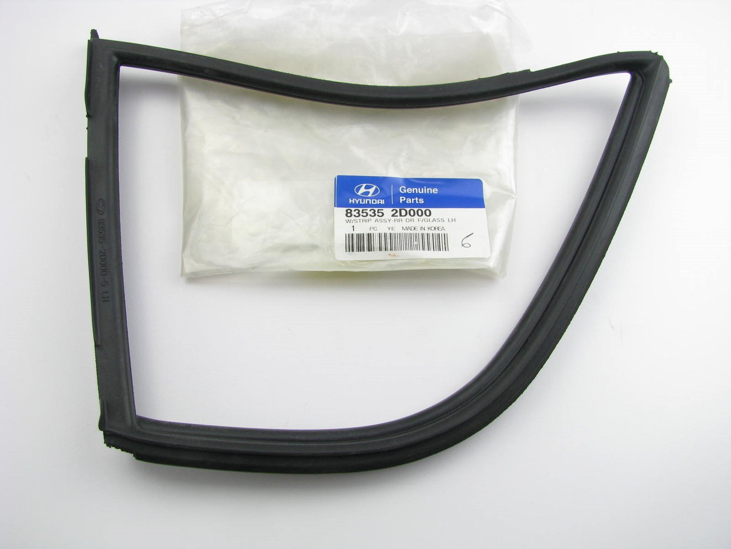 New Rear Door Glass Weatherstrip Left Driver For 01-06 Elantra Sedan 835352D000