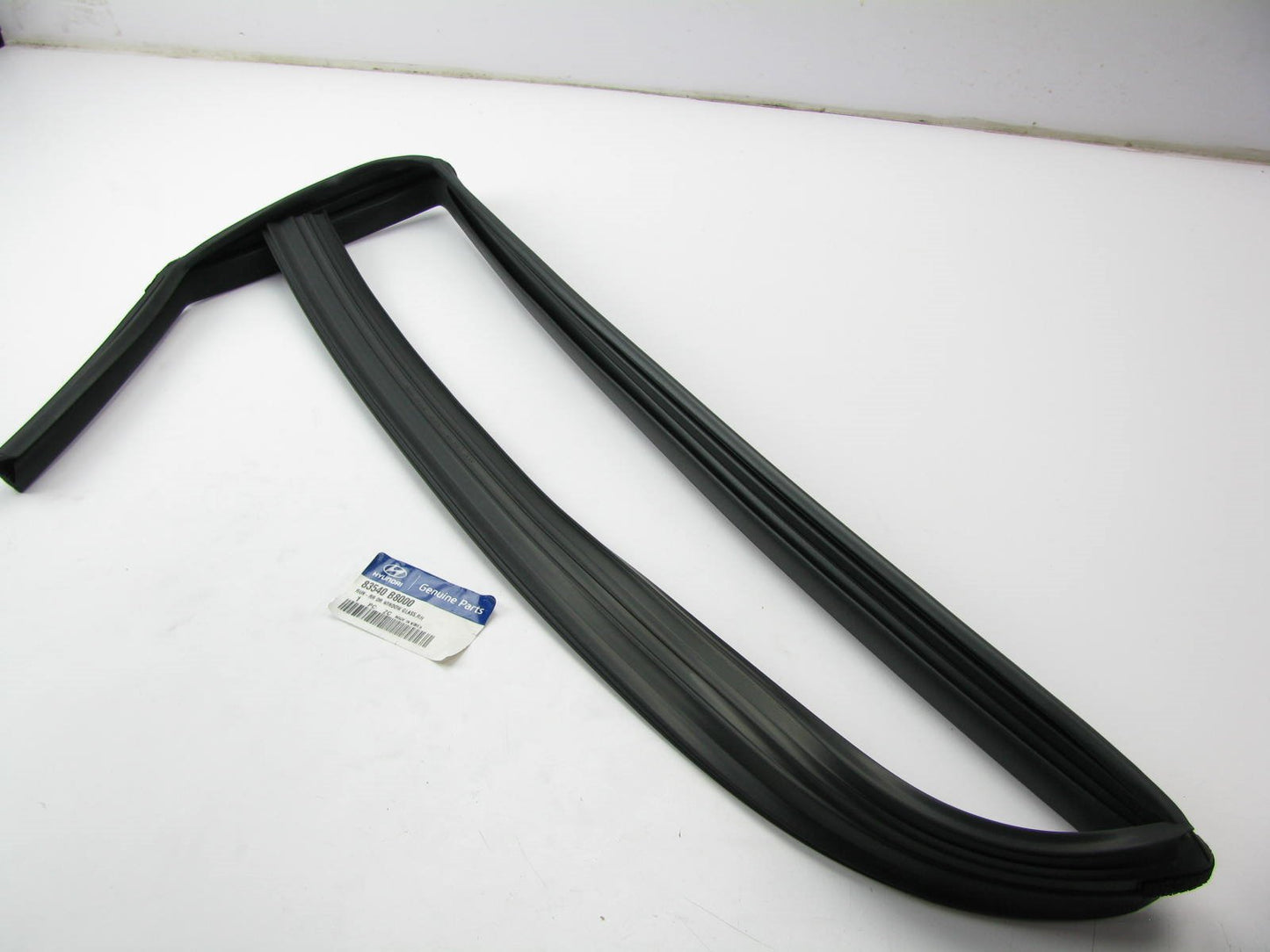 NEW - OEM Rear Right Door Glass Run Down Channel Weatherstrip For 13-19 Santa Fe