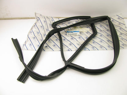 NEW REAR RIGHT Door Window Glass Run Weather Strip Seal OEM For 05-10 Sonata