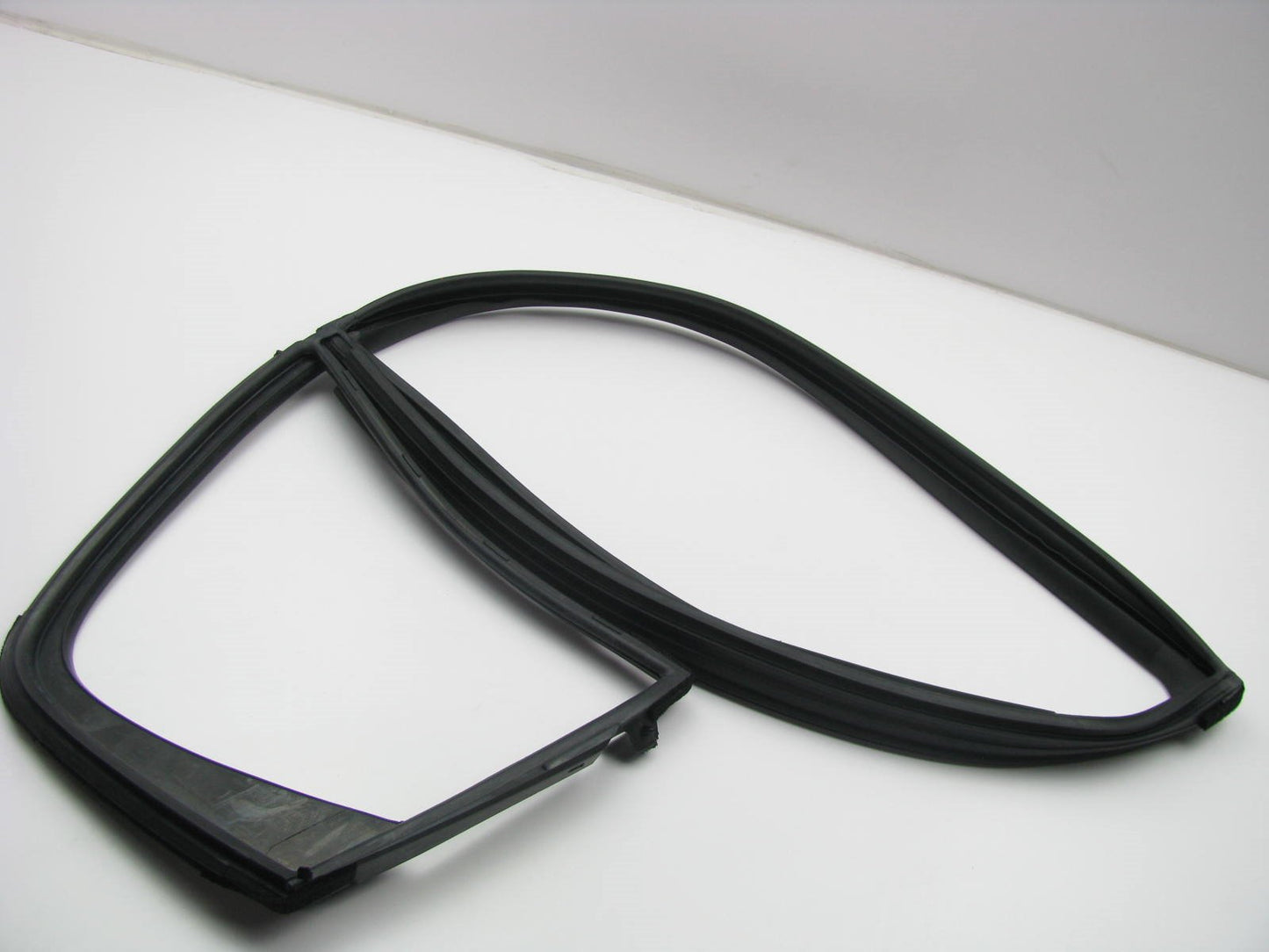 Rear Right Side Door Glass Run Down Channel Weather Strip Seal For 09-14 Genesis