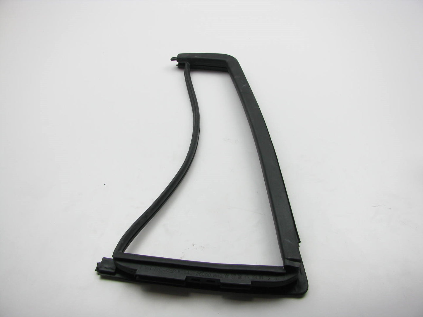 Rear Door Vent Glass Right (Passengers) Weatherstip Seal OEM For 01-06 Santa Fe