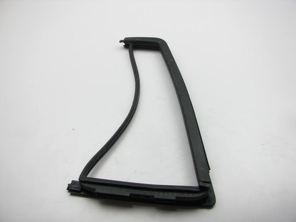 Rear Door Vent Glass Right (Passengers) Weatherstip Seal OEM For 01-06 Santa Fe