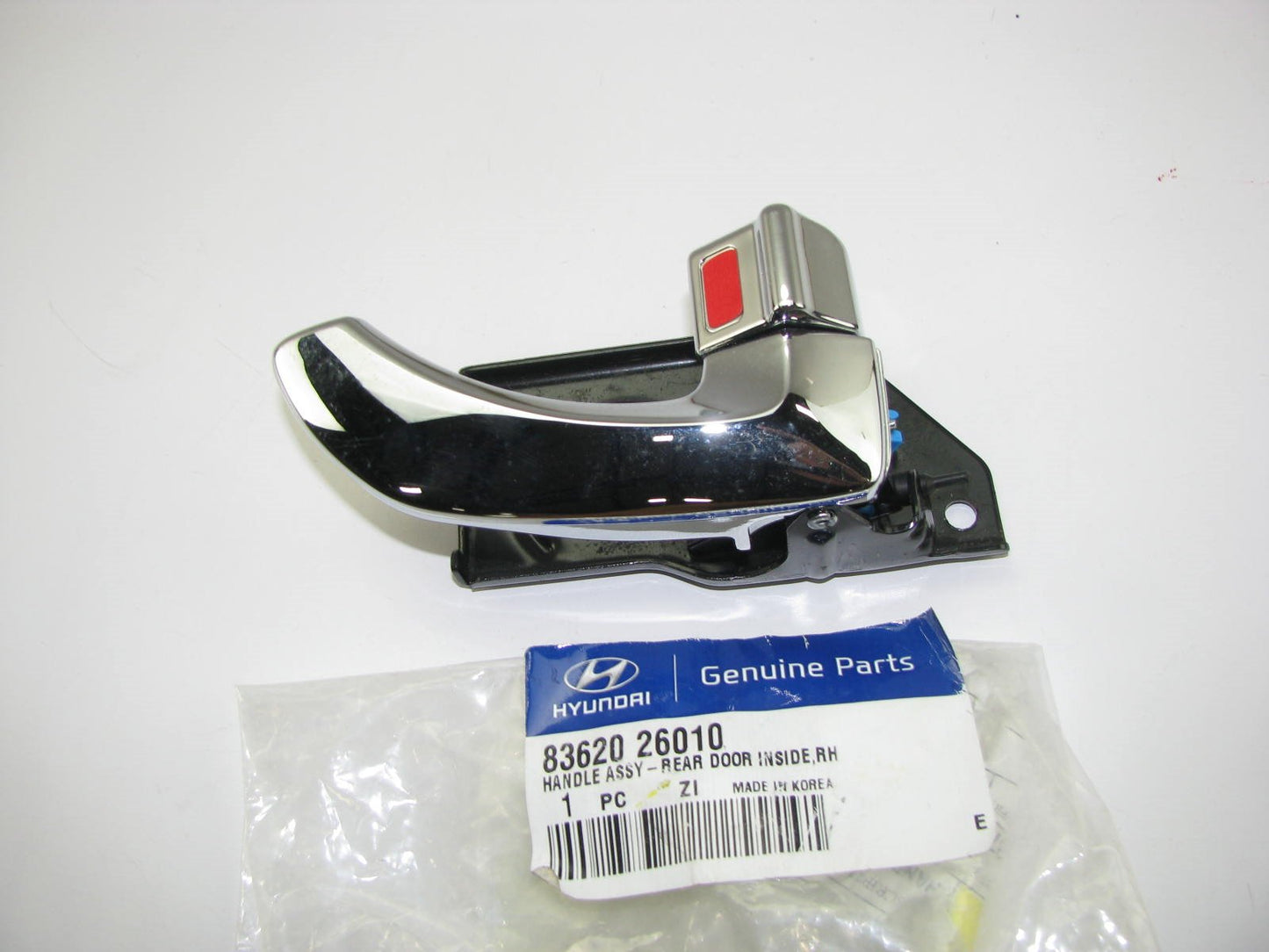 NEW - OEM 8362026010 Right Rear Interior Door Handle For 04-06 Hyundai Santa Fe