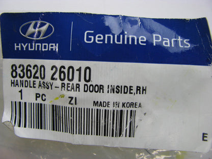 NEW - OEM 8362026010 Right Rear Interior Door Handle For 04-06 Hyundai Santa Fe