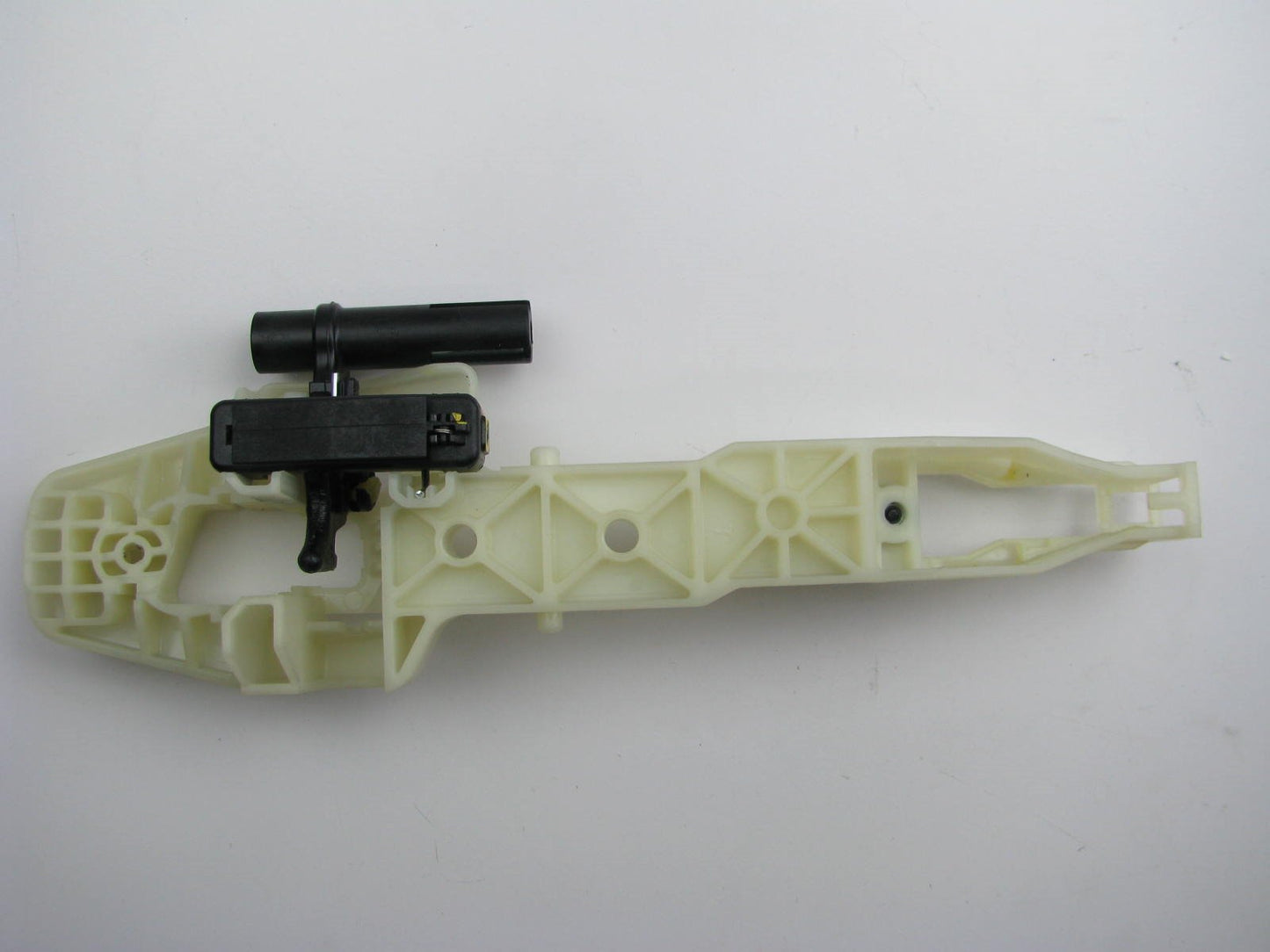 Rear Right (Passengers) Door Handle Mounting Base Plate OEM For 2012-2016 Azera