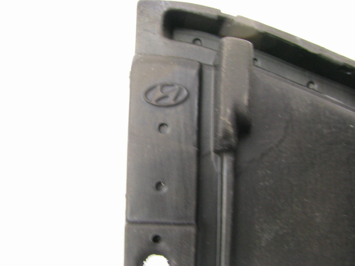 NEW - OEM REAR LEFT Side Door Corner Moulding Trim Cover For 2005-2009 Tucson