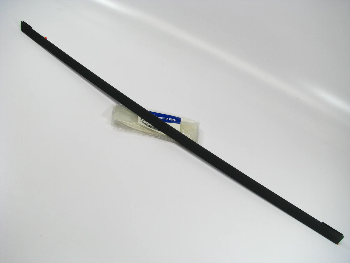 New Genuine REAR LEFT Door Exterior Moulding Trim For 13-15 Santa Fe 83850B8000