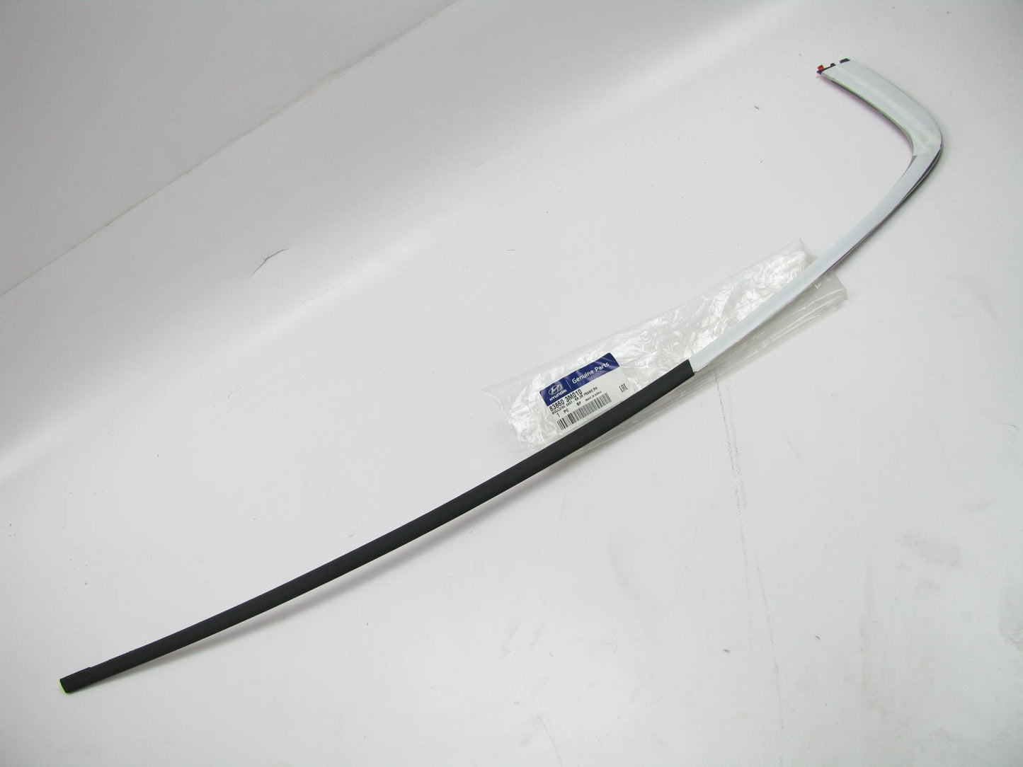 New OEM Rear Right Side Door Moulding Trim For 2011-2014 Genesis 838603M010
