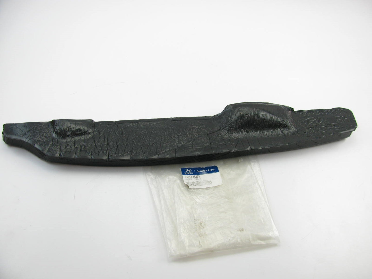NEW - OEM REAR RIGHT Side Fender Insulator Seal For 10-16 Tucson 841422S000