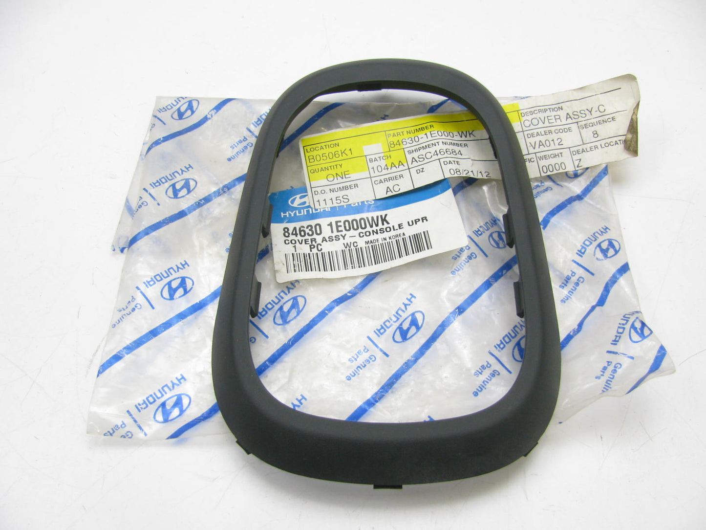 Auto Transmission Shift Cover Plate Trim Bezel OEM For 06-11 Accent 846301E000WK