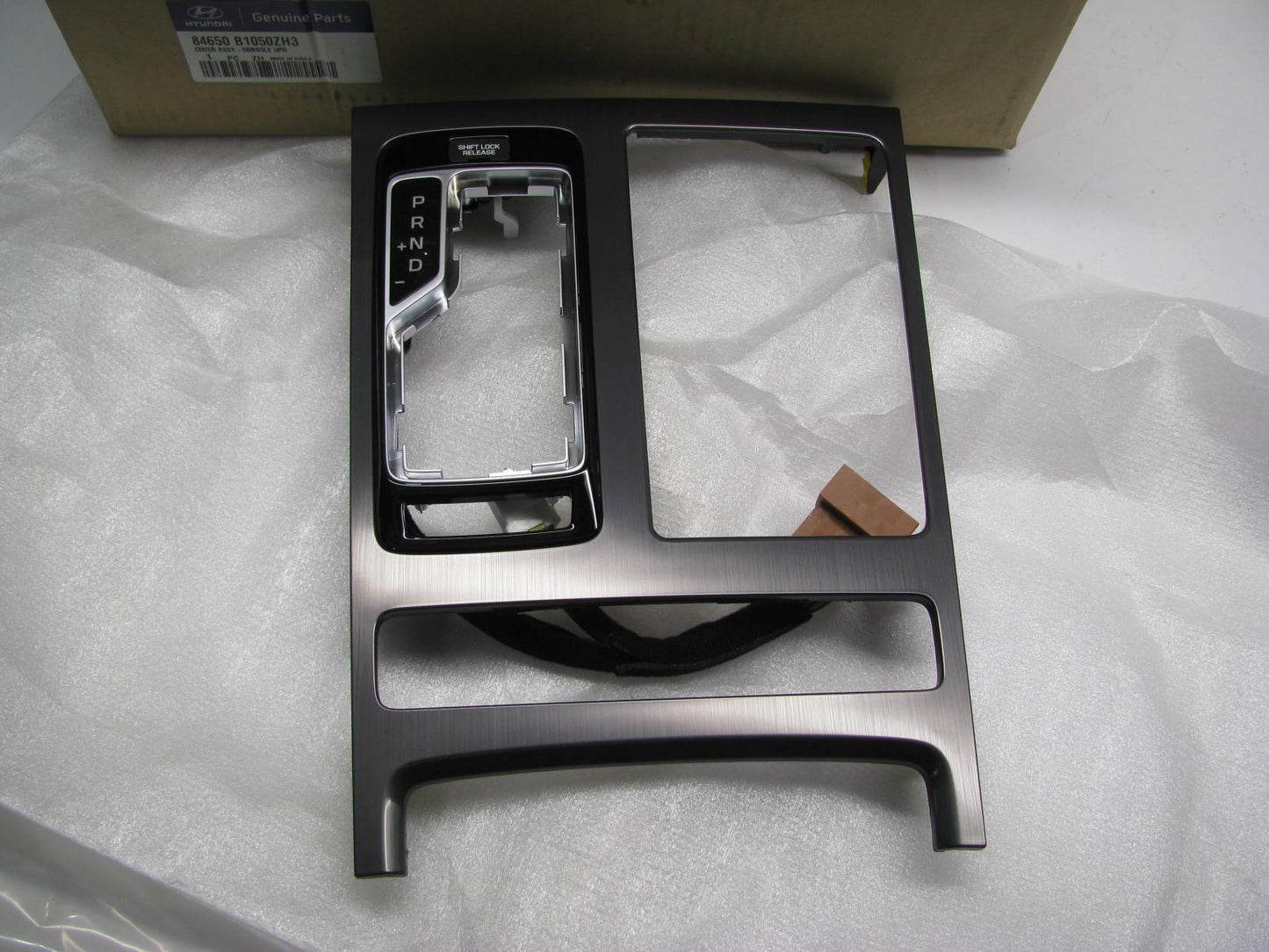 NEW Center Console Upper Cover 84650B1050-ZH3 Genuine OEM For 14-16 Genesis