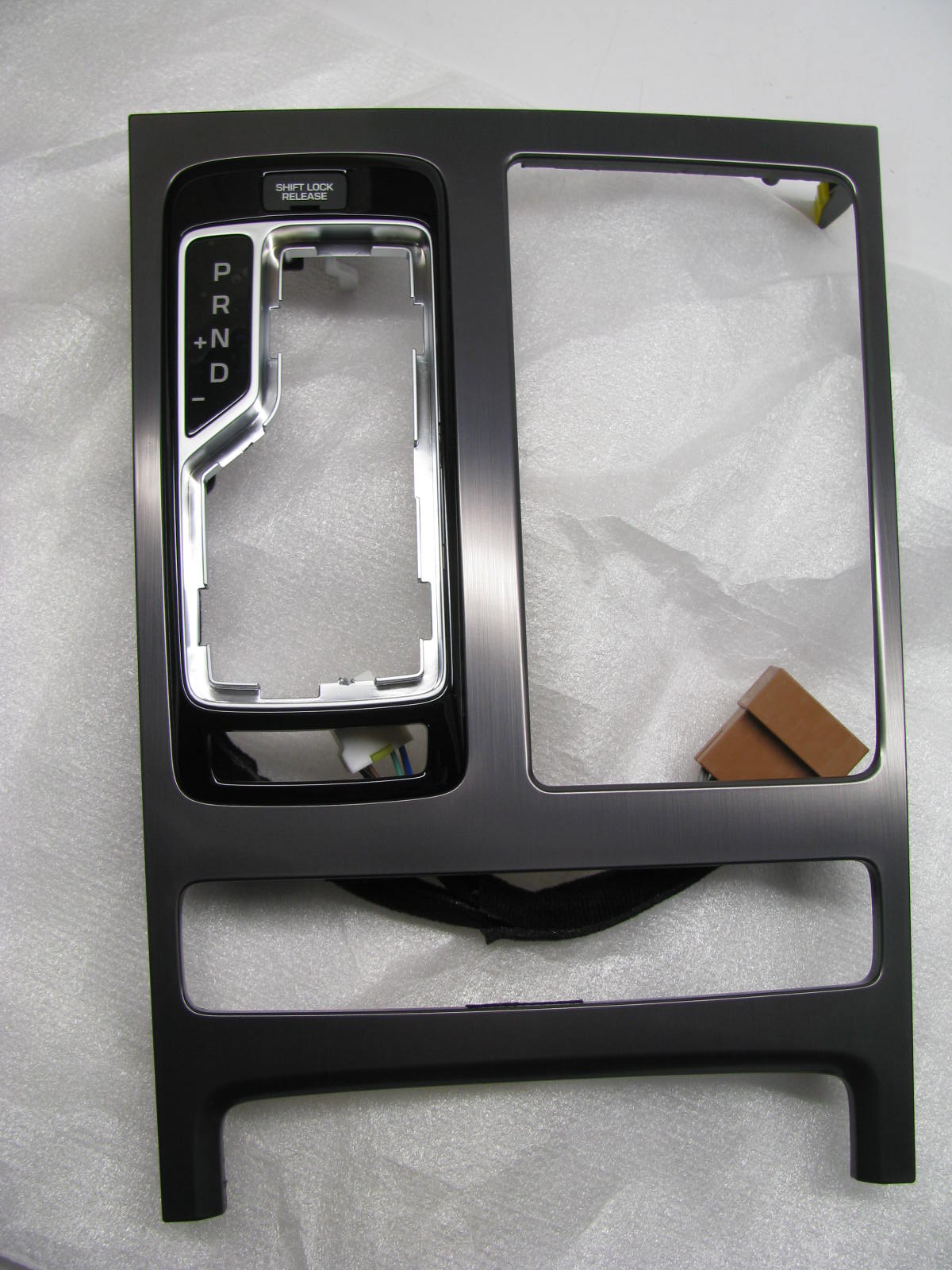 NEW Center Console Upper Cover 84650B1050-ZH3 Genuine OEM For 14-16 Genesis